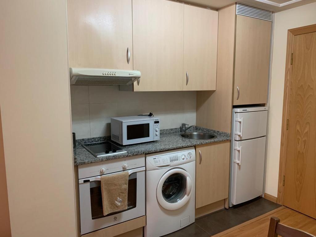 אוביידו Apartamento Mota-2 Huca-Los Prados; Parking Y Wifi Gratis מראה חיצוני תמונה