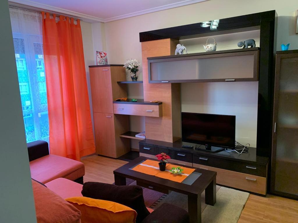 אוביידו Apartamento Mota-2 Huca-Los Prados; Parking Y Wifi Gratis מראה חיצוני תמונה